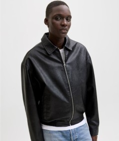 Chaqueta corta negra resistente para uso outdoor