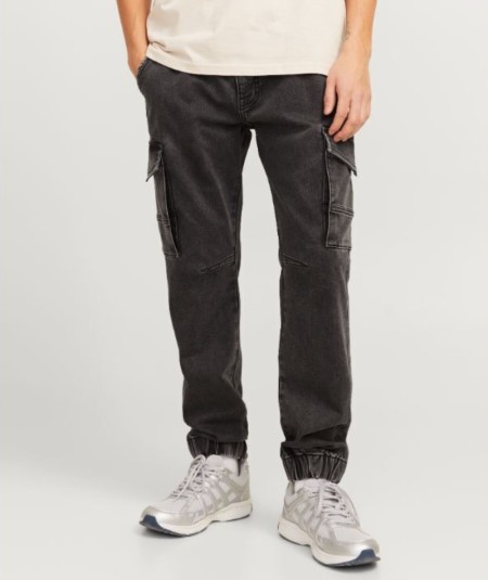 Jeans cargo negros para hombre con bolsillos laterales