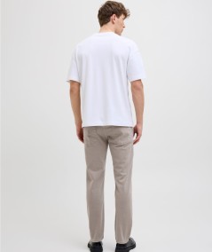 Pantalón gris casual con ajuste equilibrado en pierna