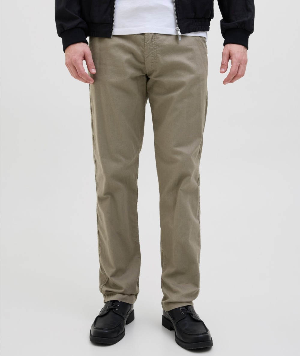 Pantalón deportivo kaki para hombre con ajuste relajado y cordón ajustable