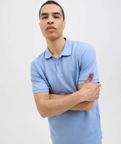 Polo azul hombre ideal para outfit diario