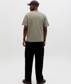 Camiseta kaki cuello redondo estilo casual