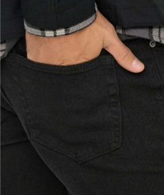 Vaqueros negros estilo urbano masculino