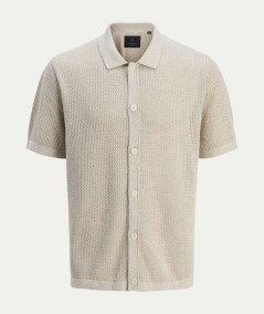 Polo color tosta cuello clásico con botones