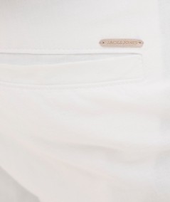 Pantalón blanco cómodo con bolsillos