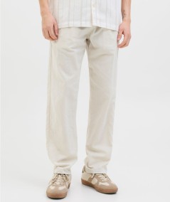 Pantalón blanco look casual masculino