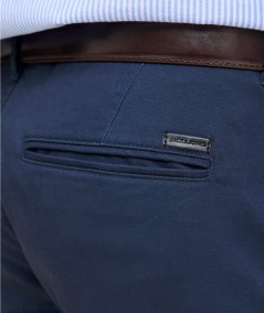 Shorts navy hombre con dobladillo moderno España