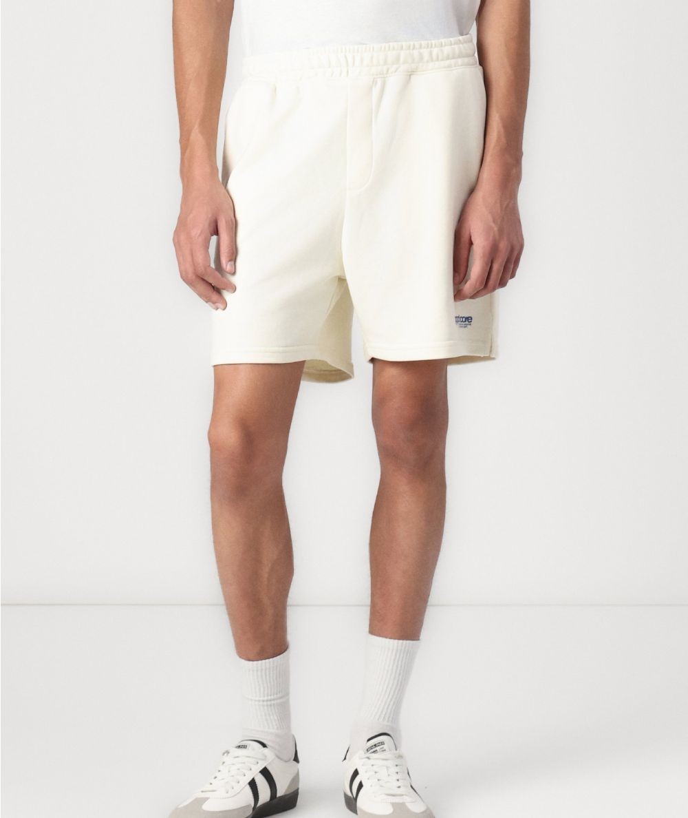 Bermudas negras hombre con bolsillos laterales y traseros España