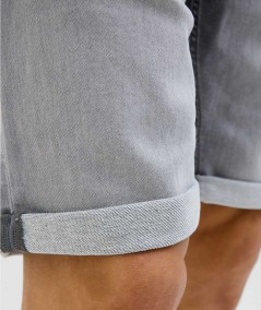 Shorts gris hombre look urbano moderno España