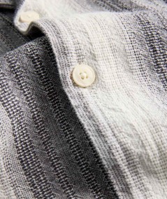 Camisa negra hombre manga corta tejido ligero España