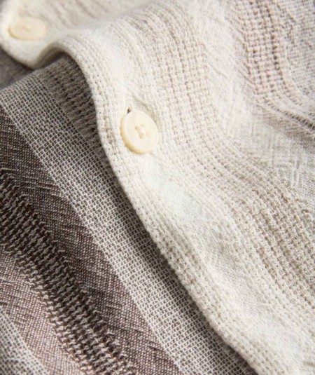 Camisa negra hombre corte holgado cómoda verano España