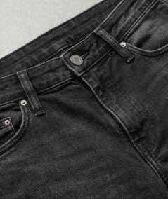 Pantalón negro slim fit hombre estilo moderno España