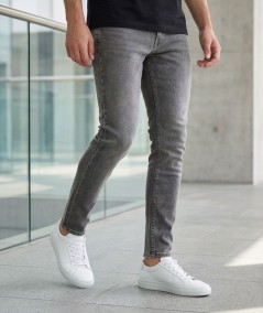 Pantalón gris slim fit hombre estilo moderno España