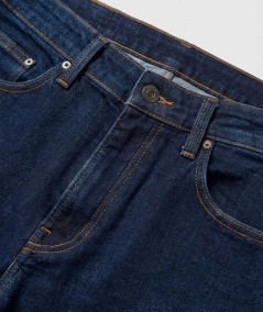 Vaqueros dark hombre perfectos para combinar con todo España