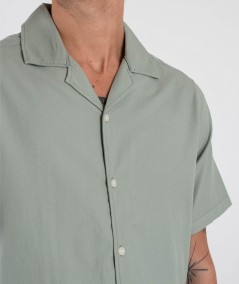Camisa de manga corta para hombre Only and Sons 22033778 en algodón y modal con cuello resort color ratán ideal para looks casu