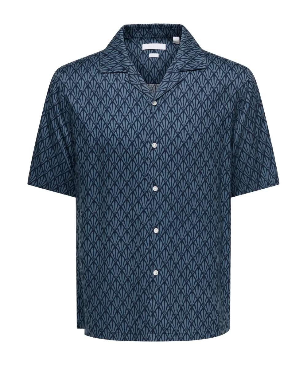 Camisa de manga corta para hombre Only and Sons 22037249 con estampado geométrico y corte Relax Fit, ideal para looks casuales 