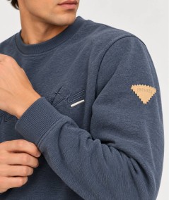 Sudadera de cuello caja para hombre Privata PRI2719 con bordado en el pecho, logo en el brazo izquierdo y tejido de algodón y p