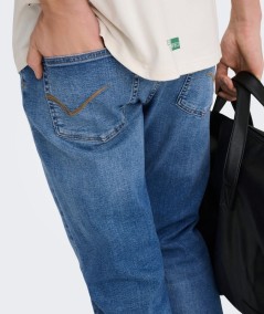 Jeans regular para hombre Only & Sons 22036817 en denim elástico de algodón con acabado claro y efecto desgastado.