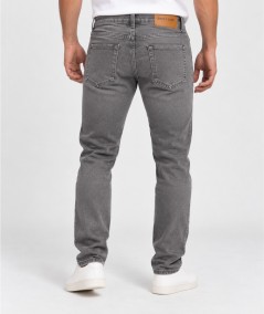 Jeans negro slim para hombre Only & Sons LOOM 22035671 Washed Black con cintura media y tejido elástico.