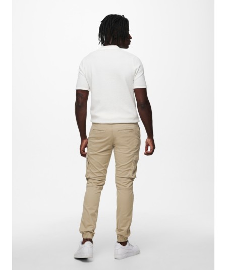 Pantalón cargo beige camel con tejido de sarga y ajuste cómodo